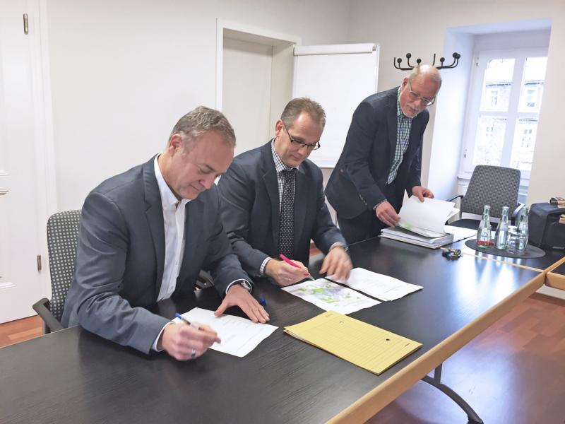 Stadt Waldbröl unterzeichnet Vertrag zum Breitbandausbau mit der Telekom