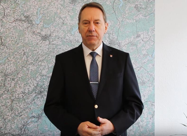 Videobotschaft: Landrat Jochen Hagt appelliert “Bitte bleiben Sie zuhause!”