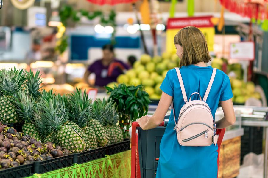 Einkaufshilfe im Supermarkt (Symbolfoto)