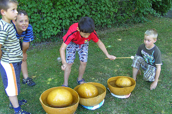 Kinder beim Ferienprogramm der Ev. Kirchengemeinde Waldbröl