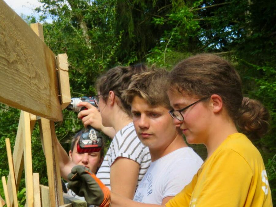 Die Welle machen: Wasser & Strom – Ostercamp 2022