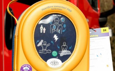 WSM spendet einen Defibrillator für den Löschzug Thierseifen