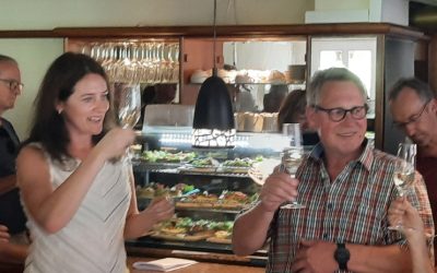 Bürgermeisterin Larissa Weber gratuliert Café & Bistro „Hauderei“ zur Eröffnung